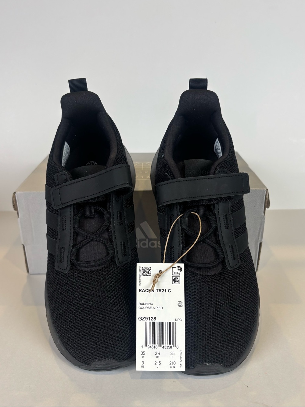 NWT adidas Kids Racer TR21 C Triple Black Sneakers Sz 3